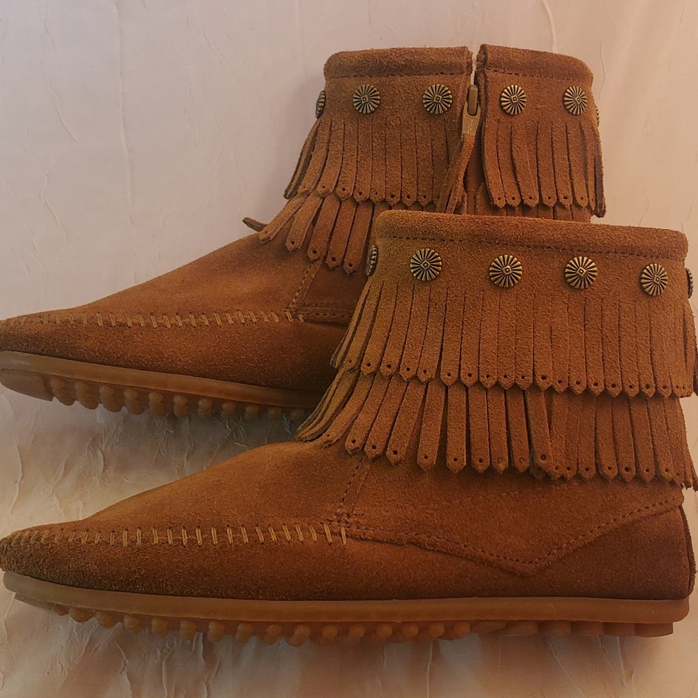 MINNETONKA Double Fringe Side Zip Bootie Brown 8